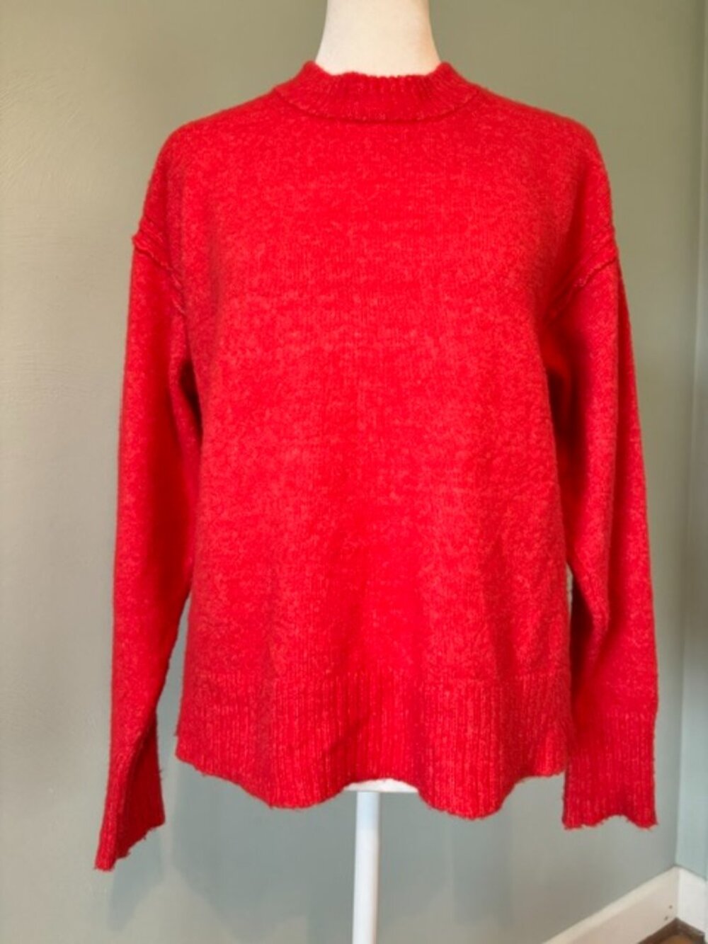 American Eagle Women's Red Cropped Crew Neck Sweater w/Heart on Sleeve Small